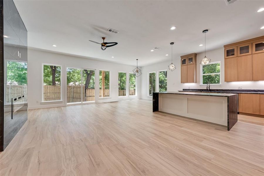 Spacious, unfurnished interior of a new home in , Dallas (Image 20).