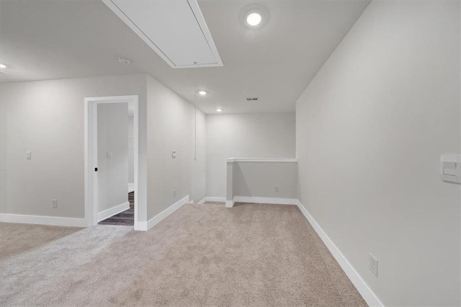 Spacious, unfurnished interior of a new home in Canterbury Villas, Carrollton (Image 33).