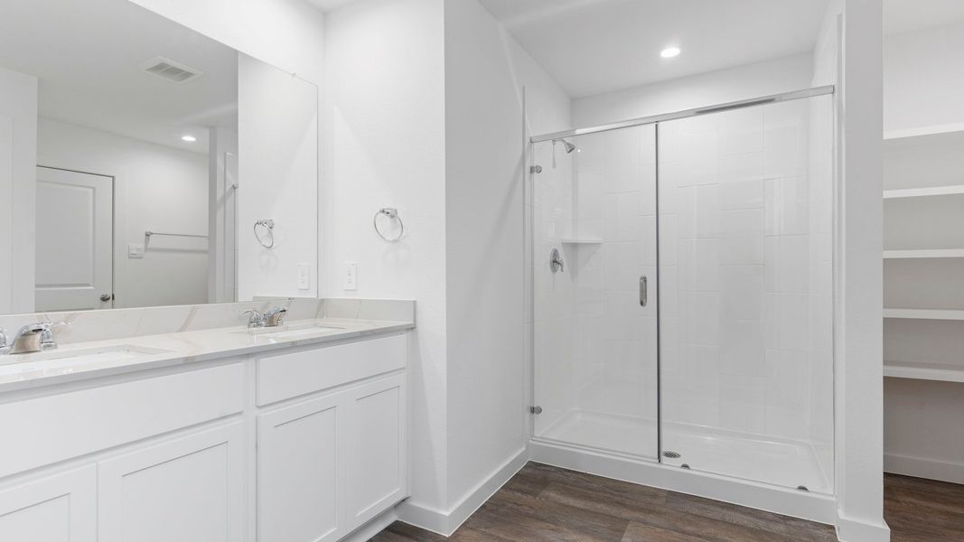 Furnished interior view inside a new home in Evergreen, Rosenberg (Image 10).