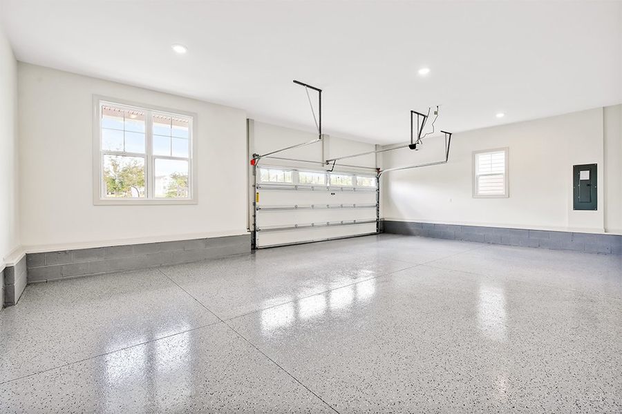 Lumina Island, Garage