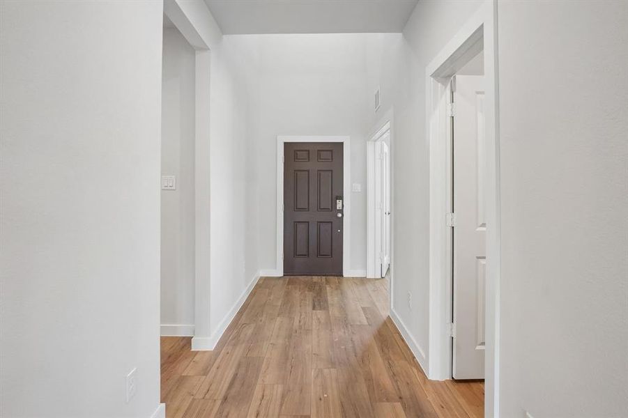 Spacious, unfurnished interior of a new home in Overland Grove, Forney (Image 14).