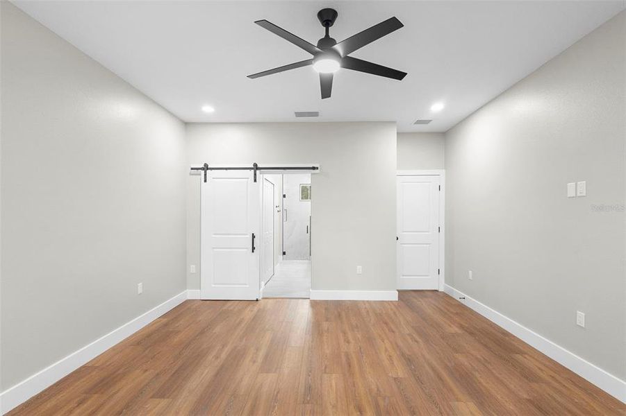 Spacious, unfurnished interior of a new home in , Eustis (Image 35).