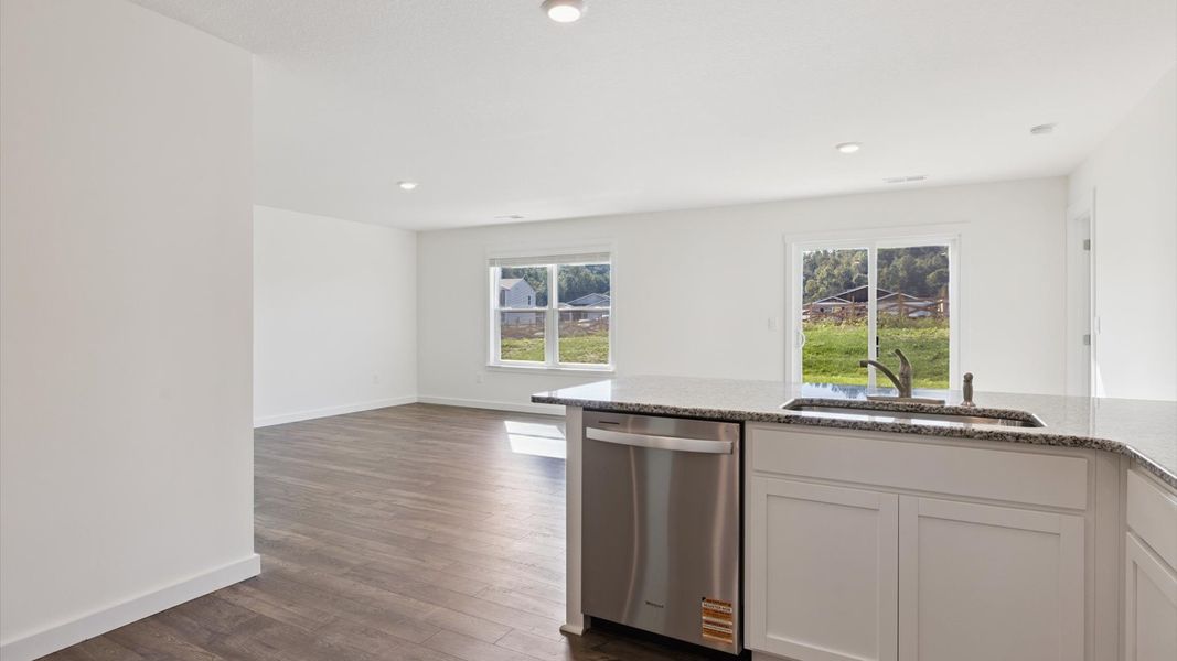Furnished interior view inside a new home in Emory Creek, Harriman (Image 7).