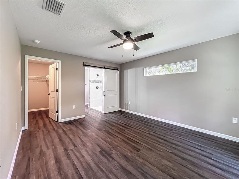 Spacious, unfurnished interior of a new home in , Lake Panasoffkee (Image 19).