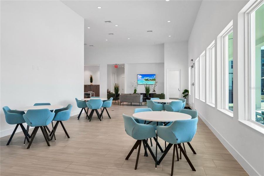 Community amenities in , Davenport (Image 36).