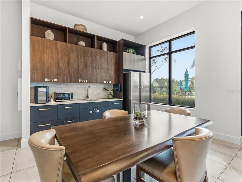 Furnished interior view inside a new home in , Orlando (Image 30).