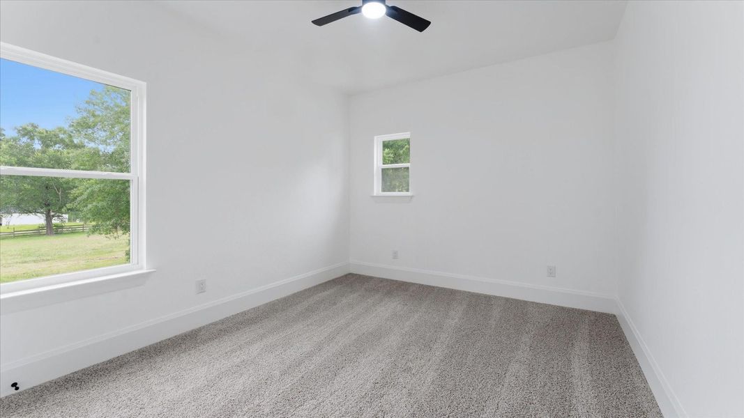 Spacious, unfurnished interior of a new home in , Conroe (Image 27).