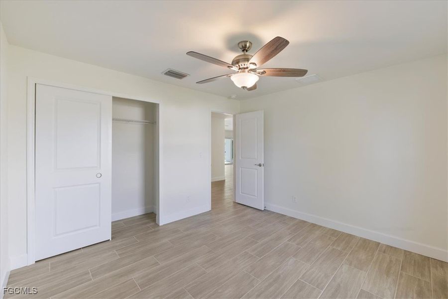 Spacious, unfurnished interior of a new home in Cape Coral, Cape Coral (Image 29).