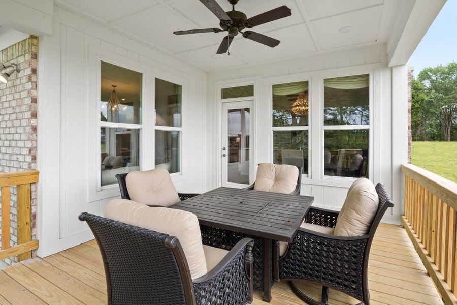 Representative exterior details of a home built from the Everett by Fischer Homes in Woodberry, Canton (Image 3).
