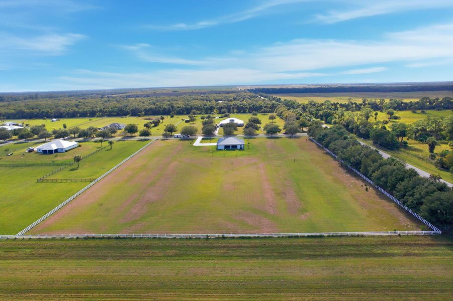 Furnished interior view inside a new home in , Fort Pierce (Image 5).