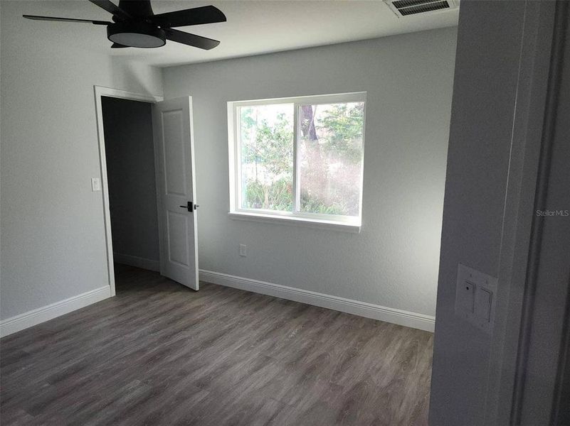 Spacious, unfurnished interior of a new home in , Spring Hill (Image 8).