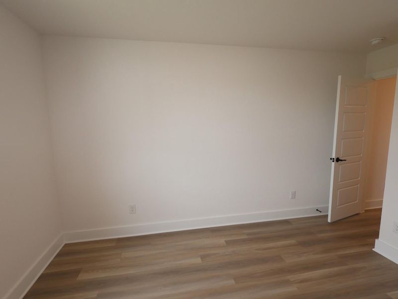 Spacious, unfurnished interior of a new home in Lago Mar, Santa Fe (Image 21).
