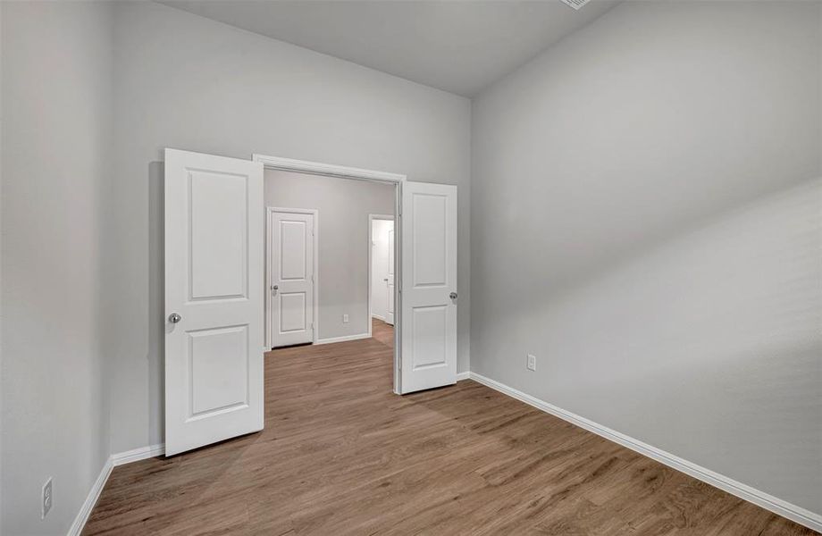 Spacious, unfurnished interior of a new home in ValleyBrooke, Mesquite (Image 38).