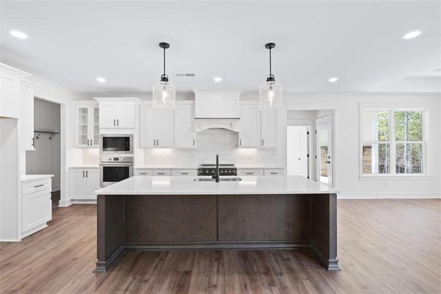 Furnished interior view inside a new home in , Waleska (Image 17).