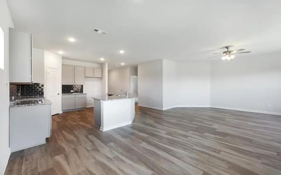 Spacious, unfurnished interior of a new home in Magnolia Springs, Montgomery (Image 10). Spacious, unfurnished interior of a new home in Magnolia Springs, Montgomery (Image 10).