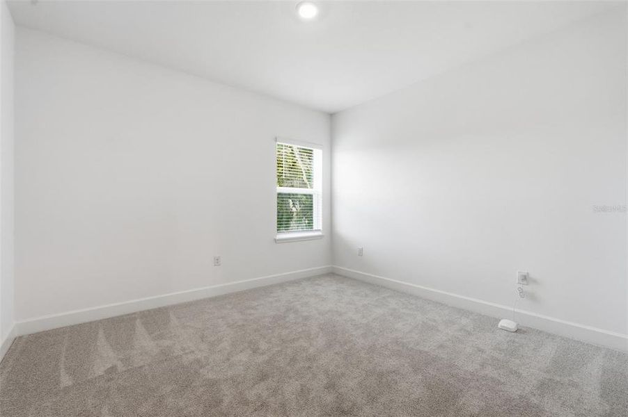 Spacious, unfurnished interior of a new home in , Plant City (Image 50).