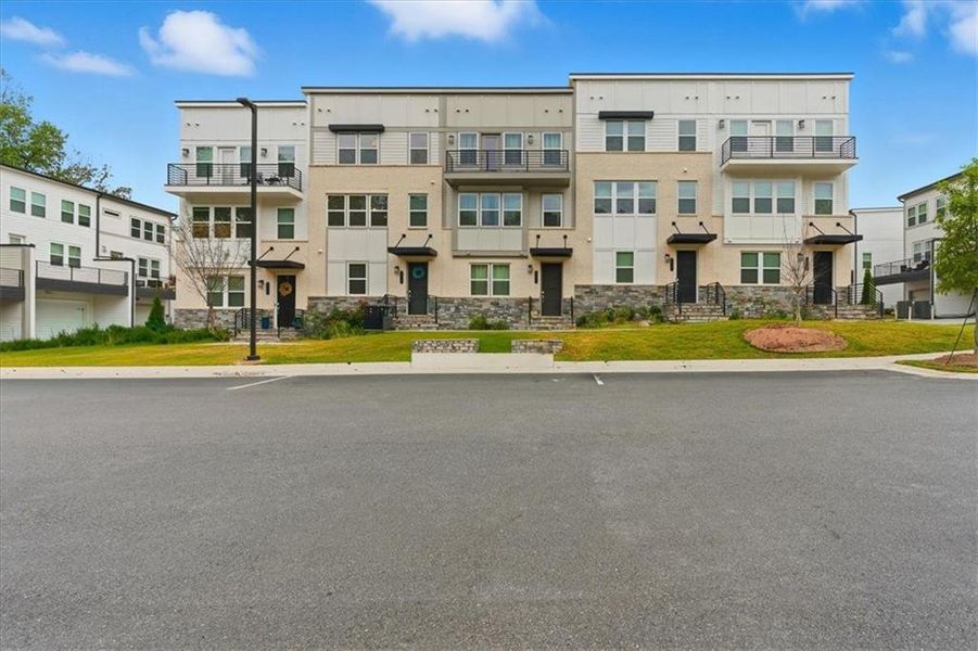 Image 45 of a home in Towns At Peachtree Corners.