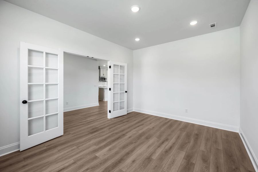 Spacious, unfurnished interior of a new home in Willow Landing, Mount Juliet (Image 26).