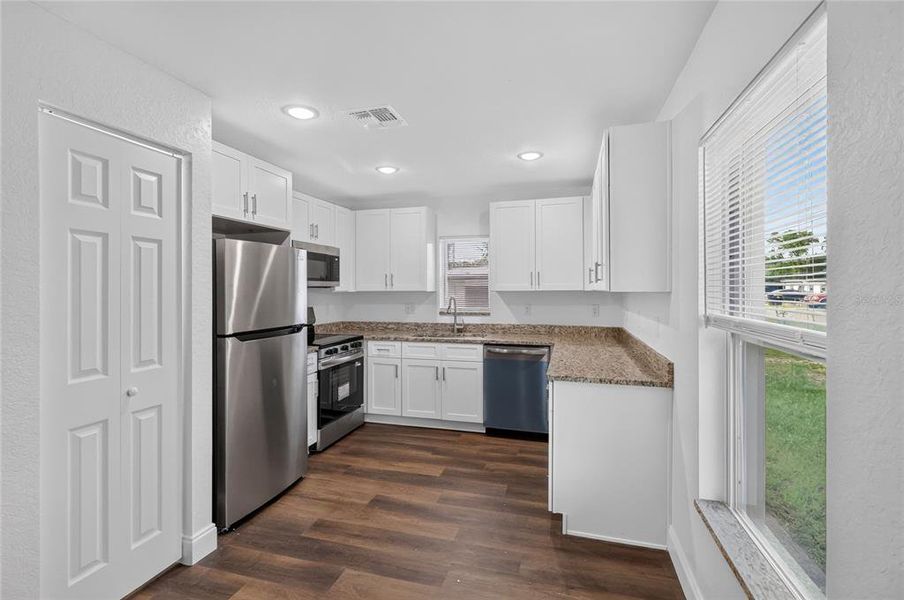 Furnished interior view inside a new home in , Auburndale (Image 10).