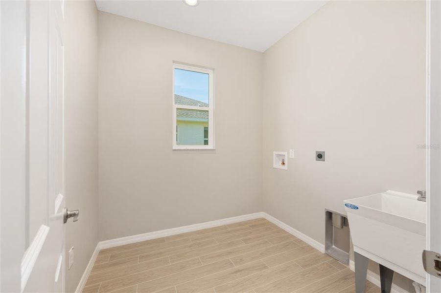 Spacious, unfurnished interior of a new home in Evergreen Estates, Ocala (Image 40).