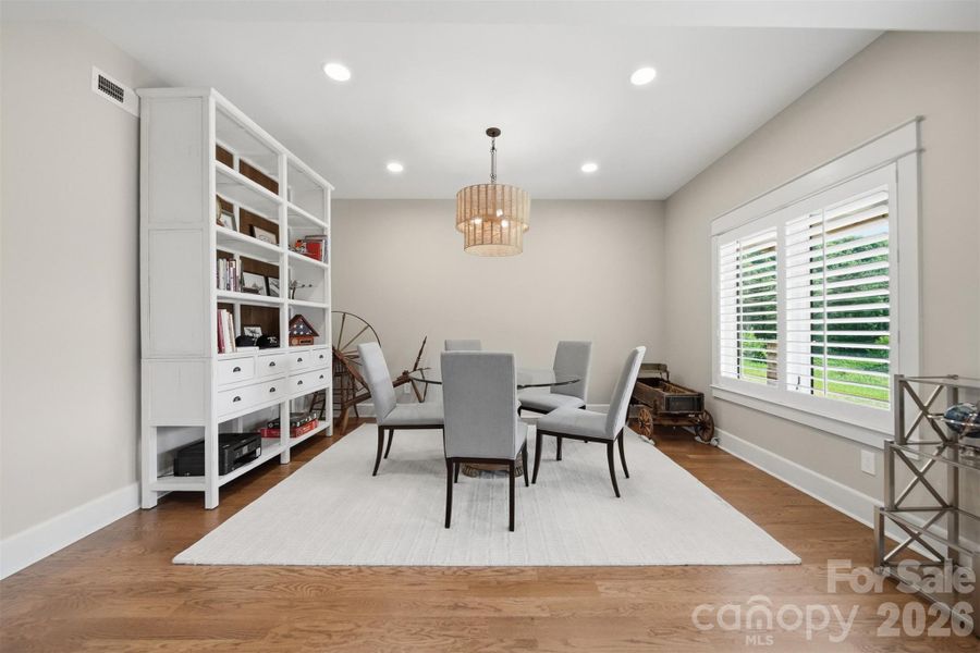 Furnished interior view inside a new home in , Newland (Image 32).