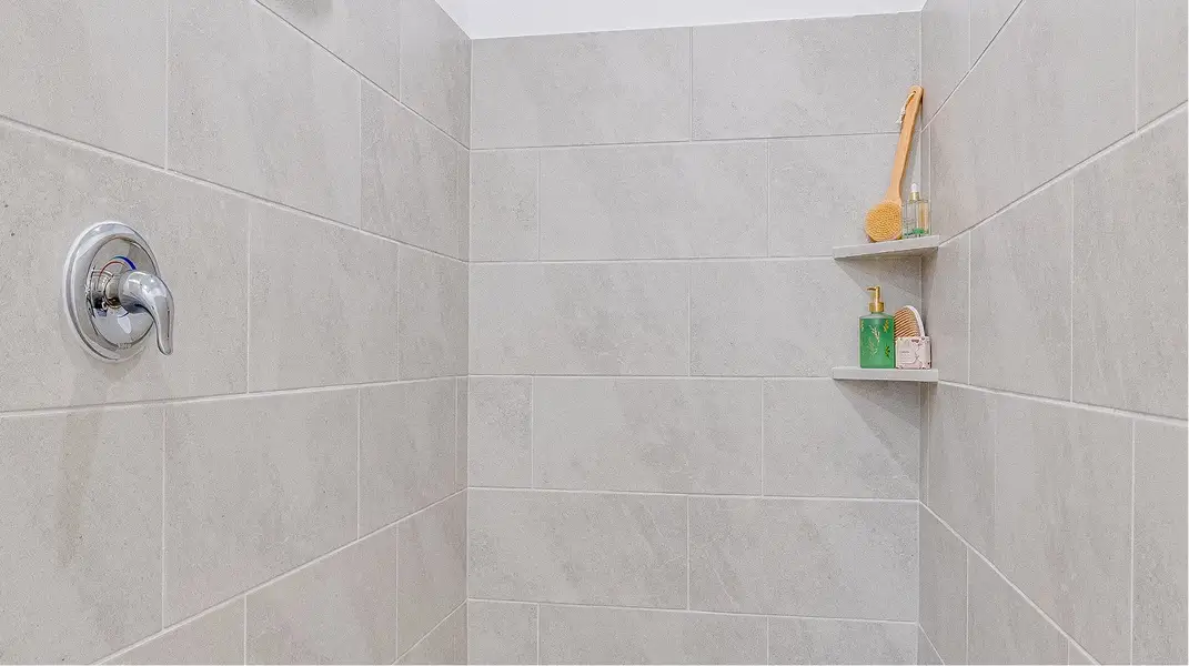 Divisional EI Shower Tile