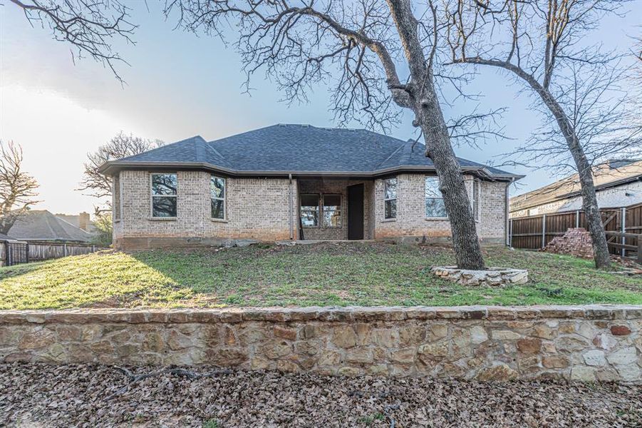 Exterior details and patio area of a home in , Azle (Image 17).