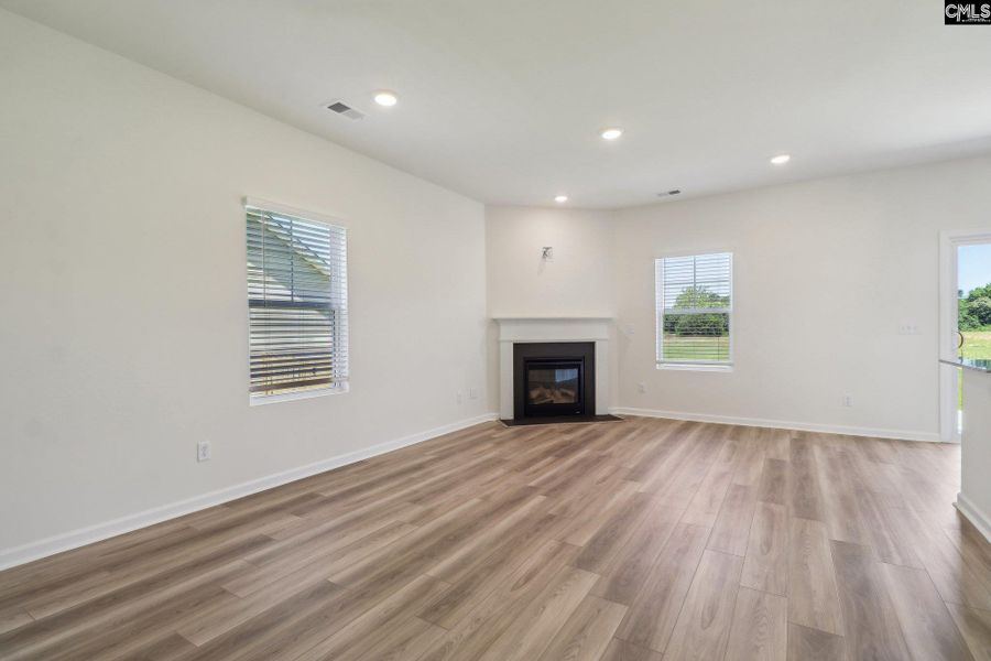 Spacious, unfurnished interior of a new home in Old Charleston Acres, Pelion (Image 11).