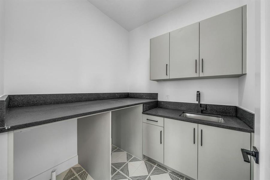 Furnished interior view inside a new home in , Dallas (Image 28).