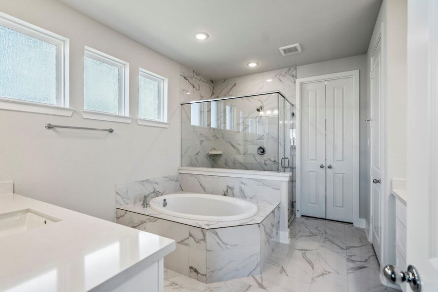 Furnished interior view inside a new home in ARTAVIA 55' Lots, Conroe (Image 12). Furnished interior view inside a new home in ARTAVIA 55' Lots, Conroe (Image 12).