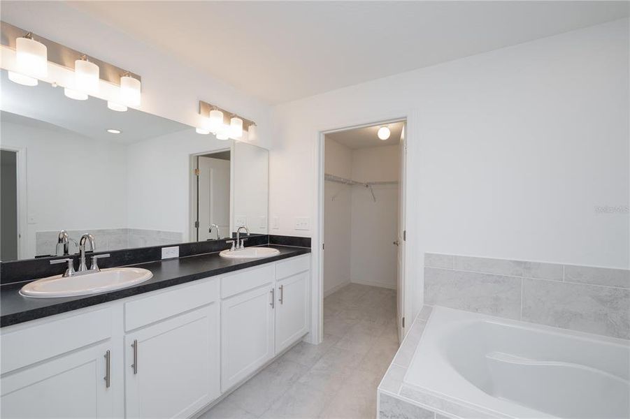 Furnished interior view inside a new home in , Winter Haven (Image 11).