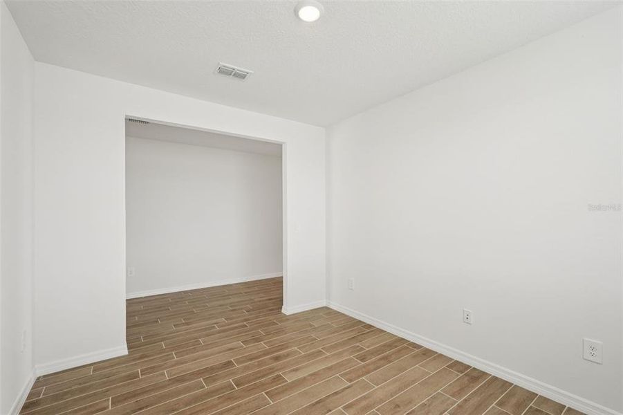 Spacious, unfurnished interior of a new home in Oakfield Trails - Signature Series, Parrish (Image 39).