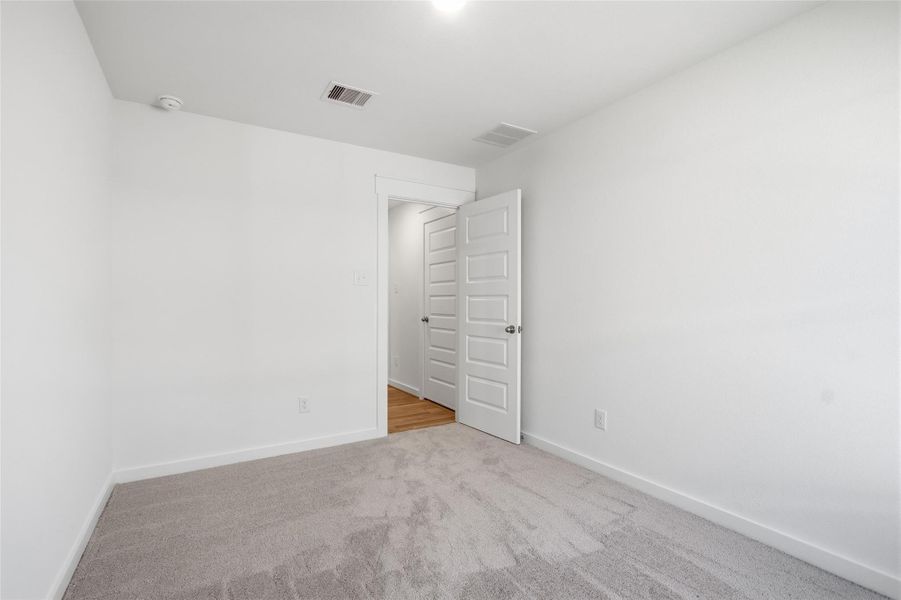 Spacious, unfurnished interior of a new home in Mostyn Springs, Magnolia (Image 33).