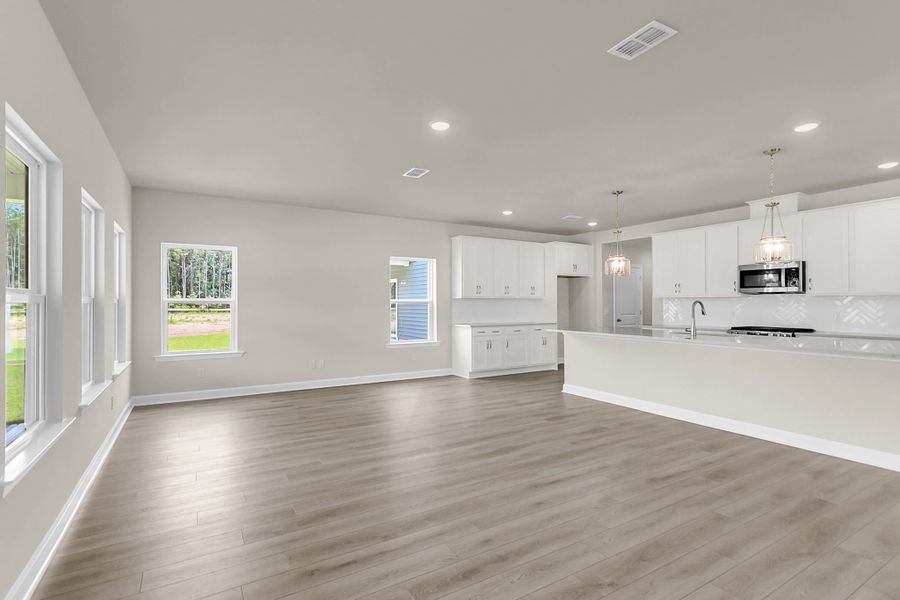 Spacious, unfurnished interior of a new home in Watson Hill, Summerville (Image 17).