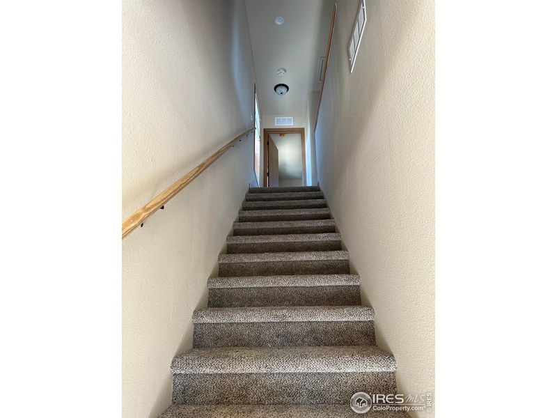 Spacious, unfurnished interior of a new home in , Granby (Image 9).