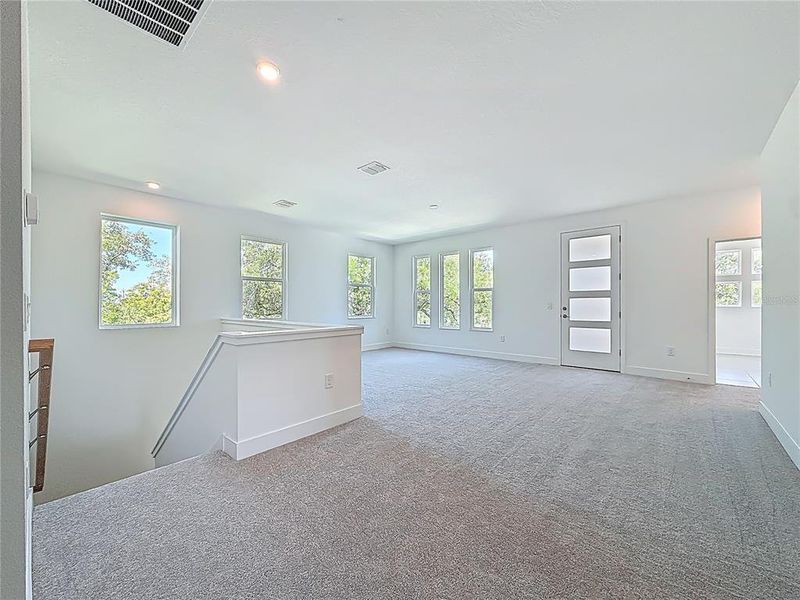 Spacious, unfurnished interior of a new home in , Tampa (Image 55). Spacious, unfurnished interior of a new home in , Tampa (Image 55).