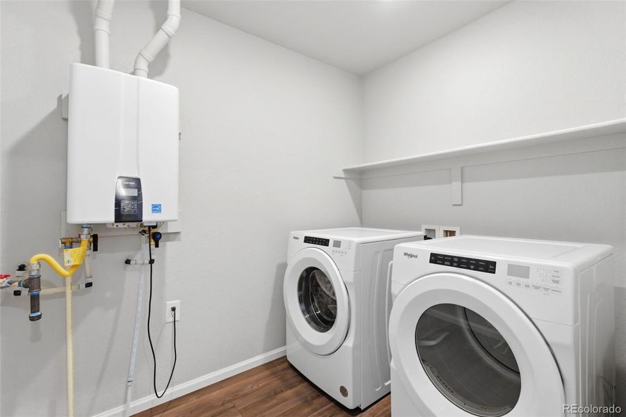 LAUNDY BY 3 BEDROOMS