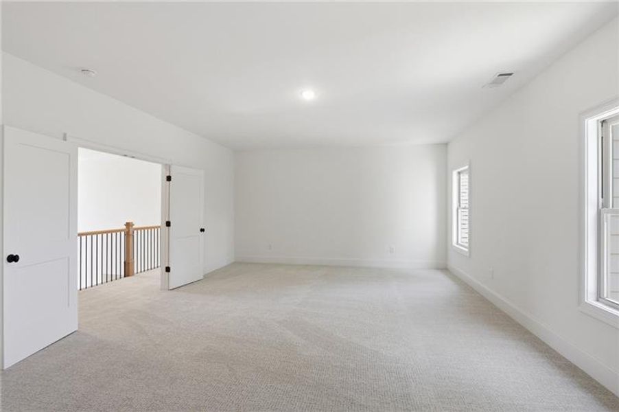 Spacious, unfurnished interior of a new home in , Marietta (Image 23).