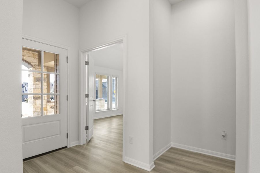 Spacious, unfurnished interior of a new home in Crosswinds, Kyle (Image 23).