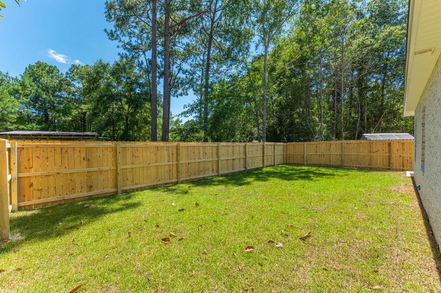 Representative exterior details of a home built from the Franklin by CJL Homes in McCarthy Estates, Defuniak Springs (Image 23).