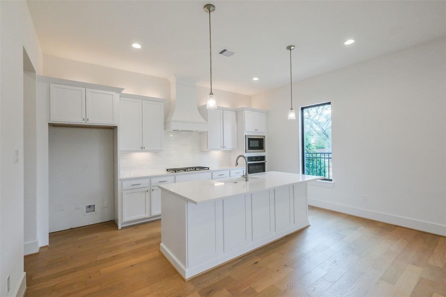 Furnished interior view inside a new home in Timbergrove Trails, Houston (Image 16).