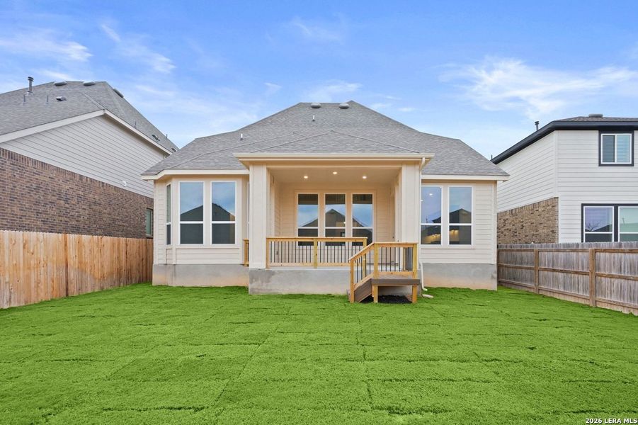 Exterior details and patio area of a home in Davis Ranch, San Antonio (Image 3).