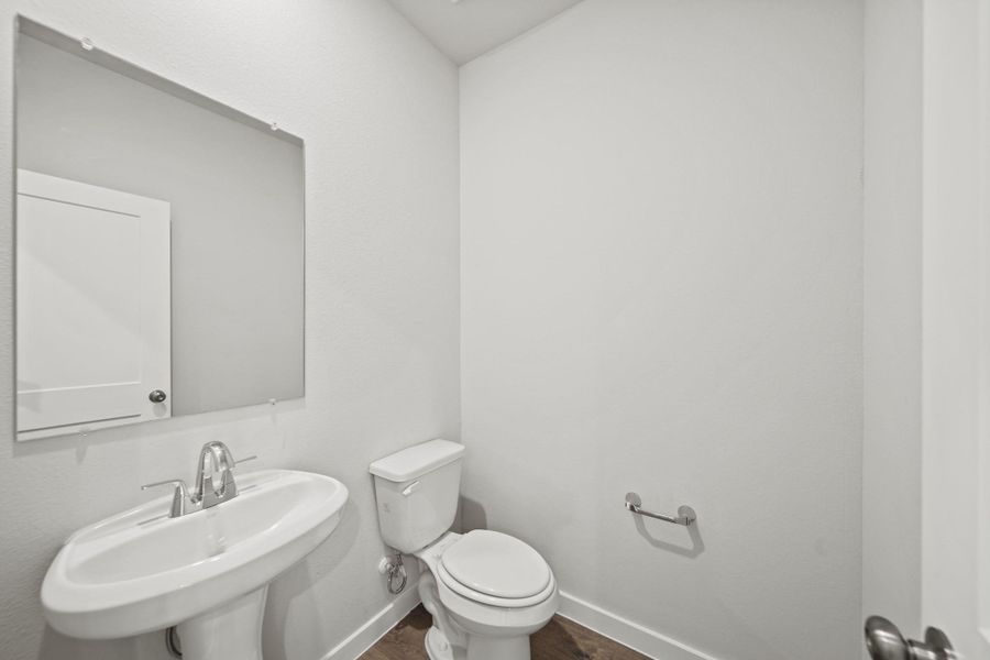 Furnished interior view inside a new home in Valor Park, Bay City (Image 10).