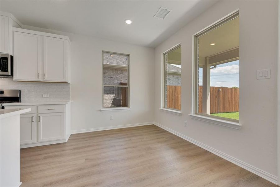 Spacious, unfurnished interior of a new home in Walden Pond, Forney (Image 28).