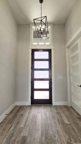 Spacious, unfurnished interior of a new home in , La Vernia (Image 24).