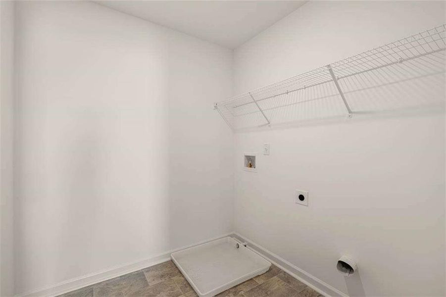 Spacious, unfurnished interior of a new home in Shoal Creek, Hampton (Image 7).