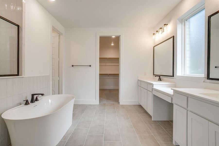 Furnished interior view inside a new home in Talon Hills, Fort Worth (Image 13).