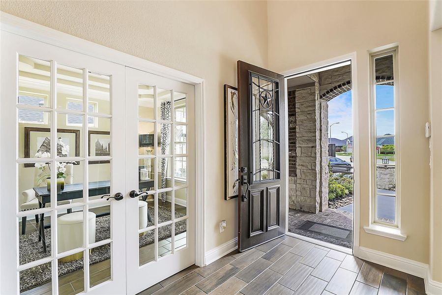 Image 43 of a home in Valencia: Hilltop Collection.