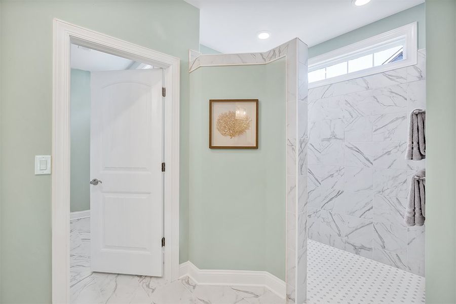 Shelter Bay, Master Bathroom
