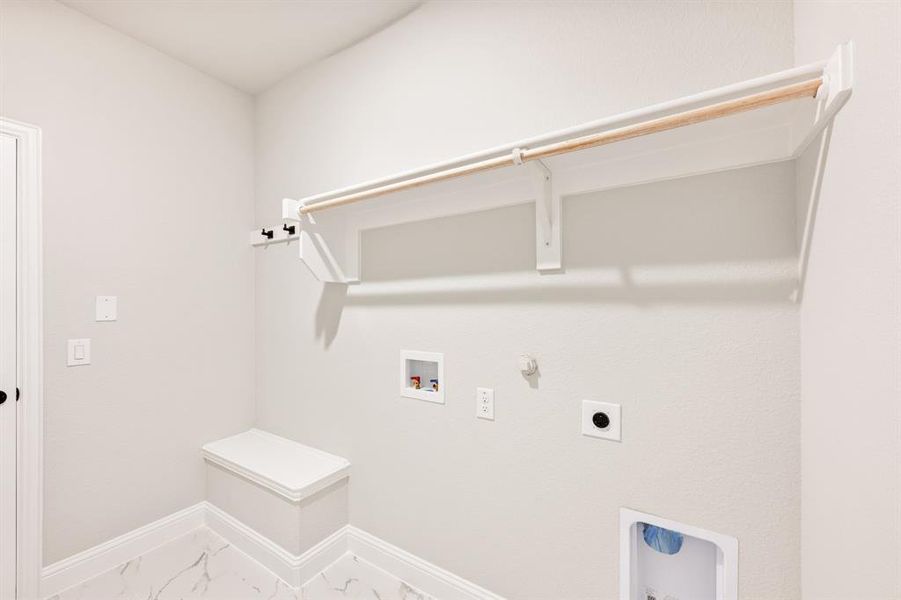 Spacious, unfurnished interior of a new home in Villages of Walnut Grove, Midlothian (Image 26).